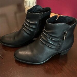 MUNRO Elliot Women’s Black Leather Double Zipper Ankle‎ Boots Size 7.5